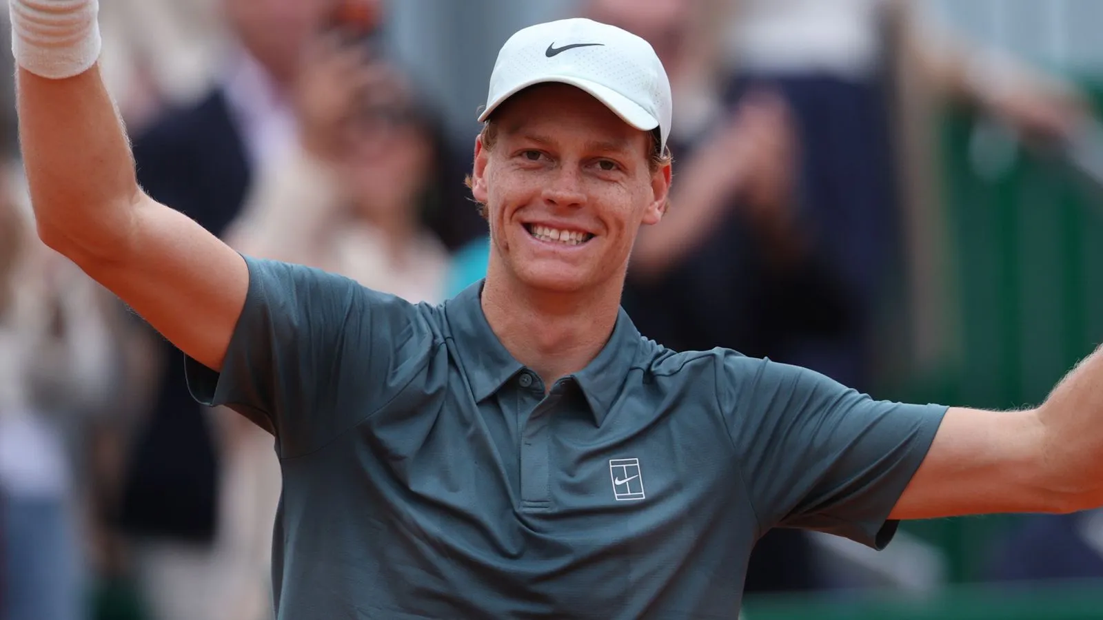 เสียงคำรามจาก Monte-Carlo: Jannik Sinner บดขยี้ Carlos Alcaraz ทวงคืนบัลลังก์เบอร์ 1 โลก