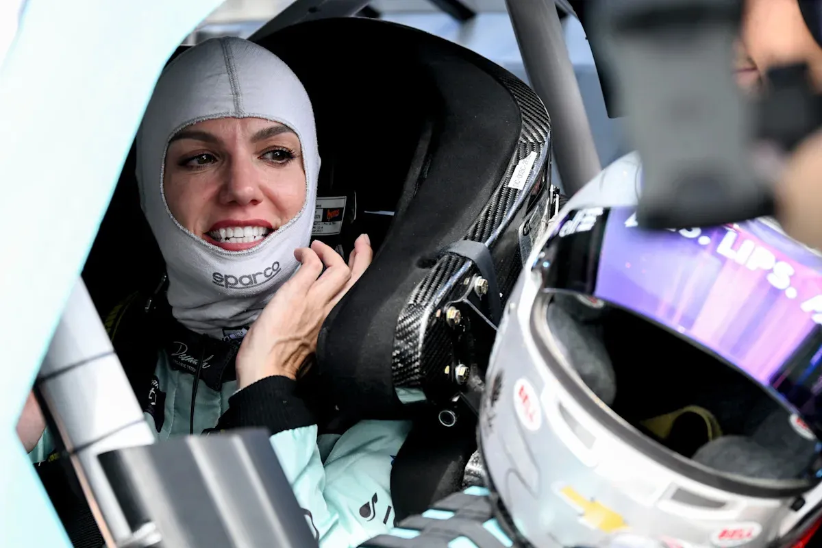 ส่องช็อตเด็ด Katherine Legge สาวแกร่งผู้ท้าชิงภารกิจ 'ควบสอง' สุดระห่ำทั้ง IndyCar และ NASCAR