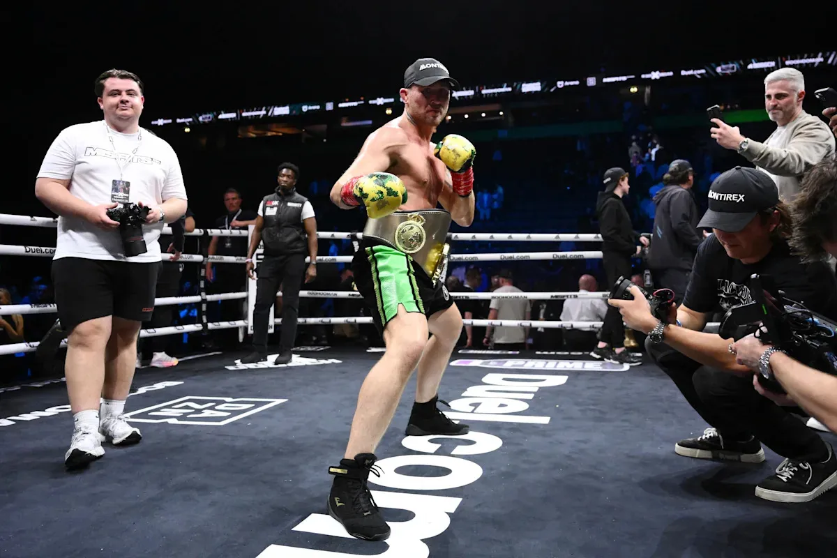 โศกนาฏกรรมบนผืนผ้าใบ: เมื่อ Darren Till และเหล่านักรบผู้แปดเปื้อนมาเยือน The Ariel Helwani Show