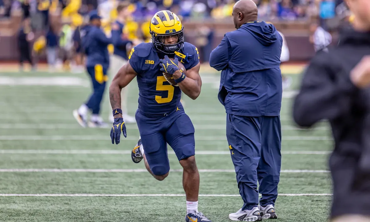 ทำไมยังอยู่? Savion Hiter เผยเหตุผลที่ไม่ทิ้ง Michigan football แม้โค้ชจะโดนเด้งฟ้าผ่า