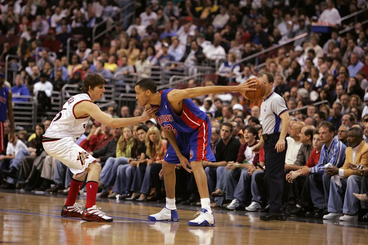 วิเคราะห์ความเสี่ยงย้อนหลัง: การเข้าซื้อสิทธิ Kyle Korver ในปี 2003 และผลกระทบต่อโครงสร้างเพดานเงินปีของ Philadelphia 76ers
