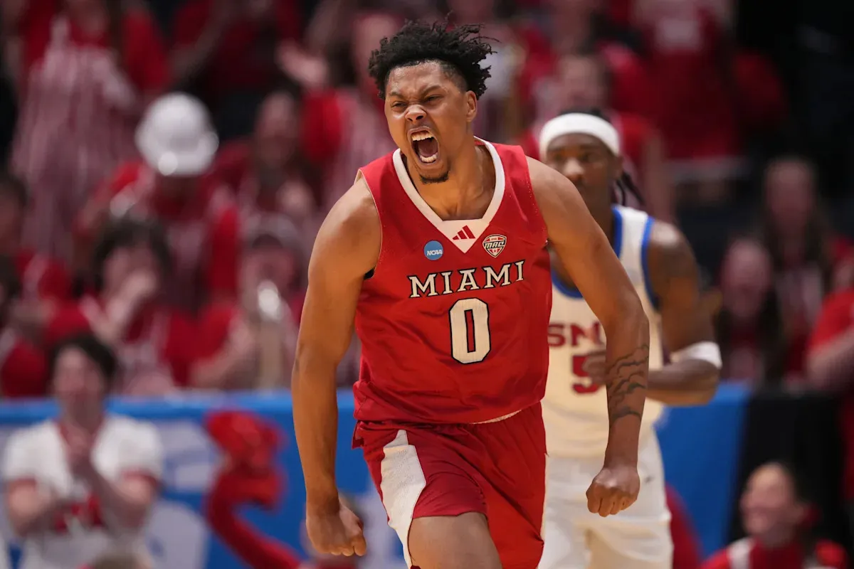 วิเคราะห์การจัดซื้อสินทรัพย์เชิงกลยุทธ์: Wisconsin Badgers ปิดดีล Eian Elmer เพื่อลดความเสี่ยงในแนวรับและเพิ่มประสิทธิภาพการยิงระยะไกล