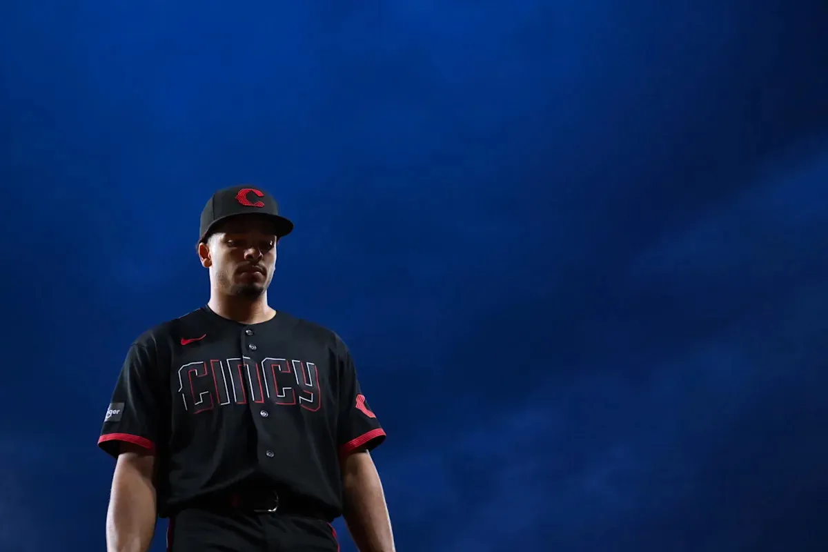 วิเคราะห์งบดุลบนเนินขว้าง: Chase Burns กับการพิสูจน์มูลค่าส่วนเกินในสัญญาของ Cincinnati Reds