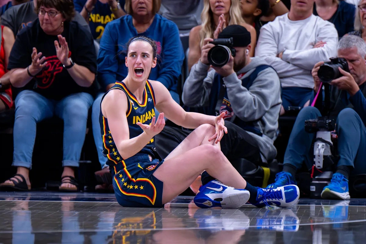 เงาในเงามืด: WNBA ส่งคำเตือนถึง Indiana Fever เมื่อชื่อของ Caitlin Clark หายไปจากบัญชีดำ