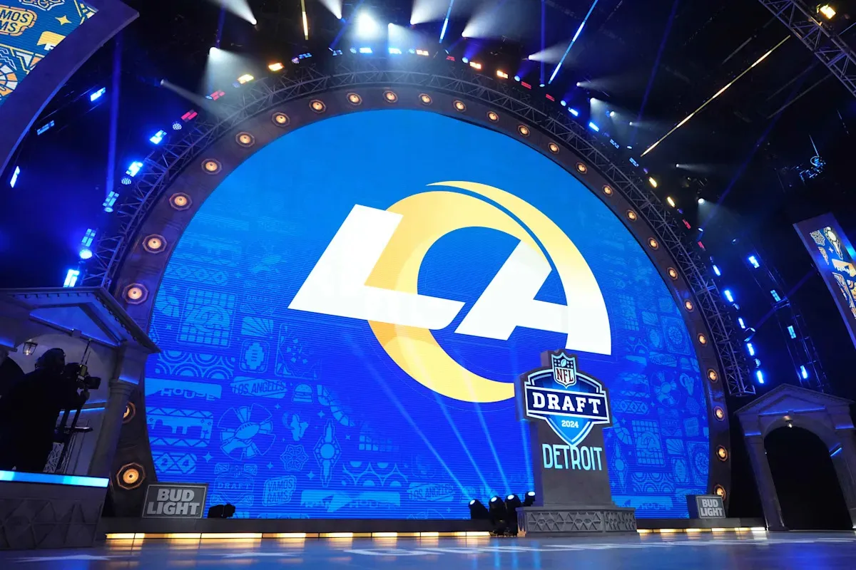 บัญชีหนี้แค้นที่เหลืออยู่: ส่องคิวเลือกตัว Day 3 ของ Los Angeles Rams ในศึก 2026 NFL Draft