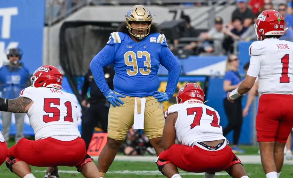 UCLA เพาะเมล็ดพันธุ์ใหม่: George Toia ปราการหลังระดับสี่ดาว เตรียมลงรากปักฐานในห้องทดลองแห่งดินร่วน