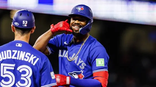 วิเคราะห์งบดุลชัยชนะ: Blue Jays บุกเชือด Angels 4-2 ท่ามกลางการตรวจสอบมูลค่าสินทรัพย์ในสนาม