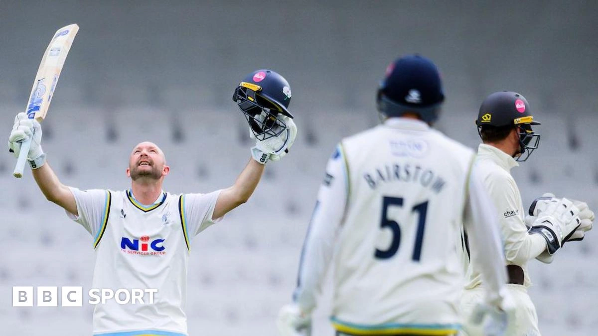 Lyth ควง Bairstow รัวกระสุนร้อยแต้ม! Yorkshire ตบเกรียน Surrey จนหัวหมุน