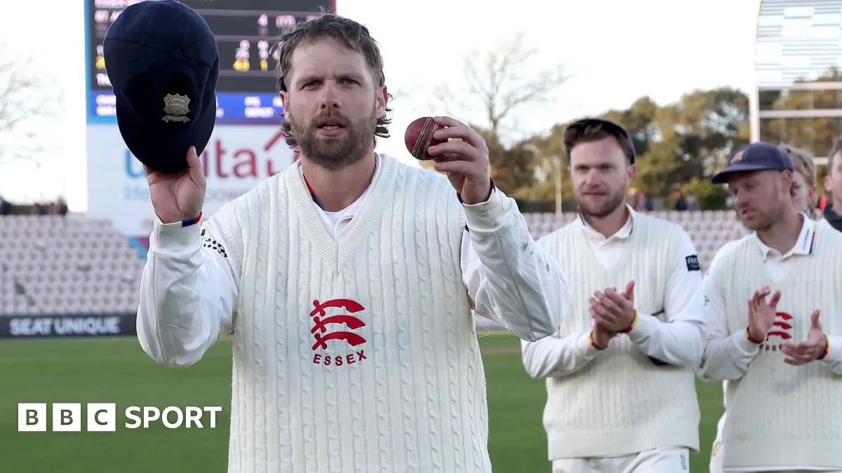 Critchley ร่ายมนตร์ท่ามกลางความเสื่อมสลายของโครงสร้าง Hampshire: ชัยชนะที่กัดเซาะลึกถึงแก่นของ Essex