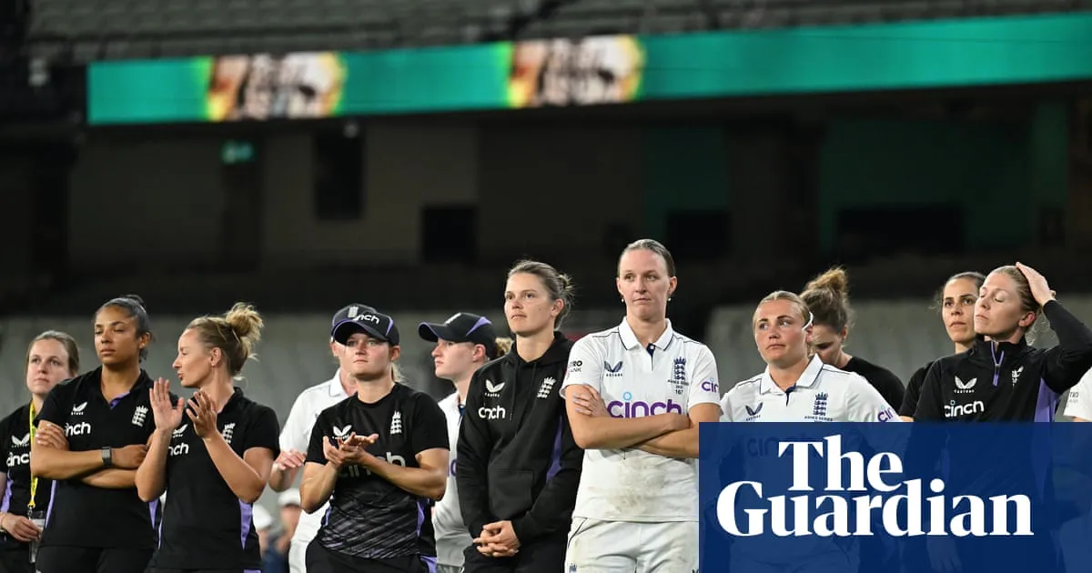 โครงสร้างที่ผุกร่อน: เมื่อ England เดิมพันกับความเสื่อมสลายใน Women’s T20 World Cup