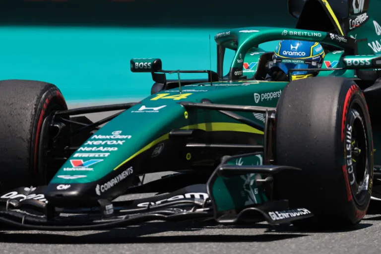 ด่วน! Adrian Newey เข้าโรงหมอก่อนลุย Miami GP: รายงานเผยอาการป่วยทำพิษจนอดโผล่หน้าแทร็ก