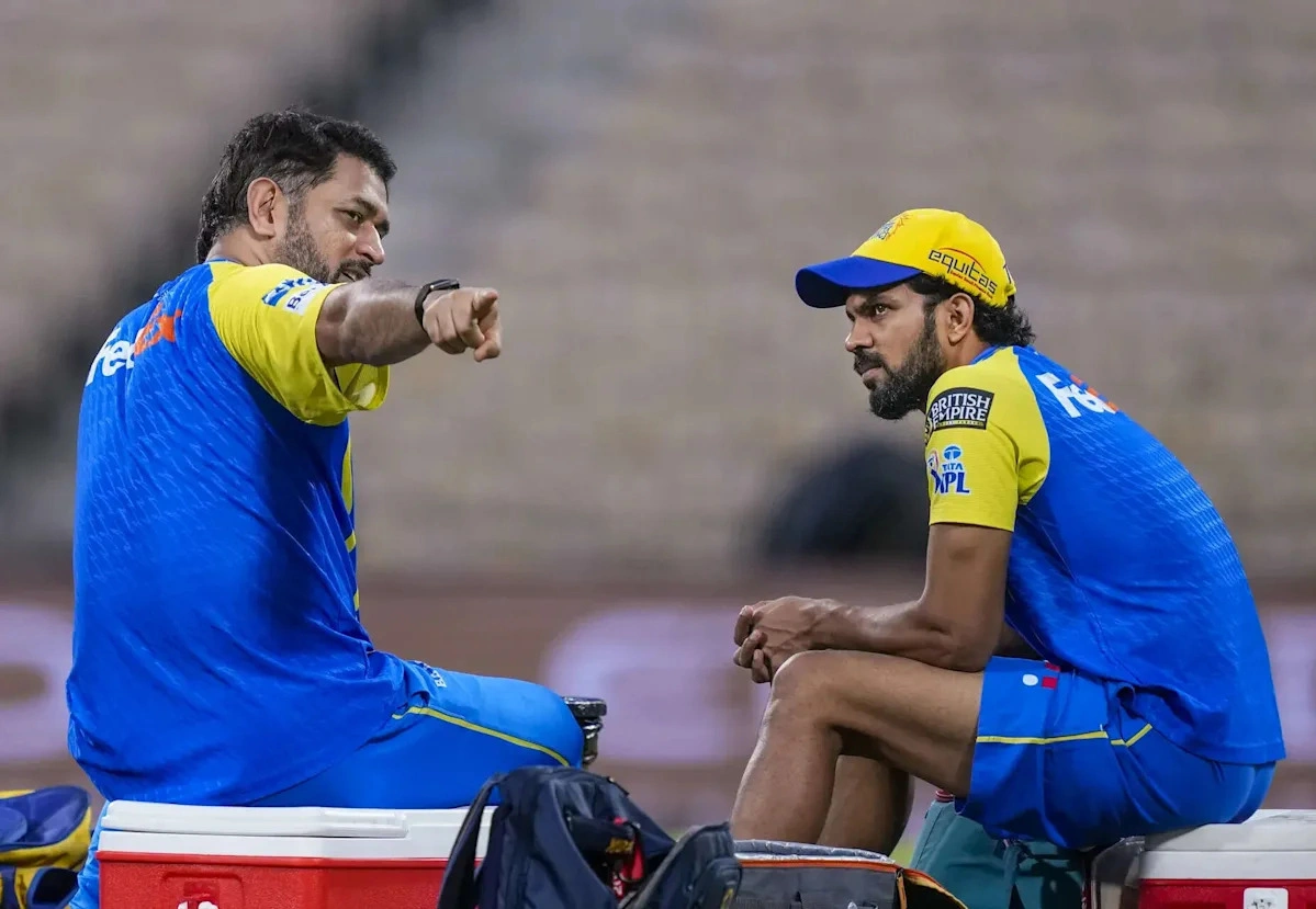 ‘เซอร์ไพรส์ตายเลย!’ Sunil Gavaskar ดับฝันแฟนคลับ ฟันธง MS Dhoni ไม่น่าคัมแบ็กช่วย CSK ในแมตช์ชี้ชะตาที่ Chepauk