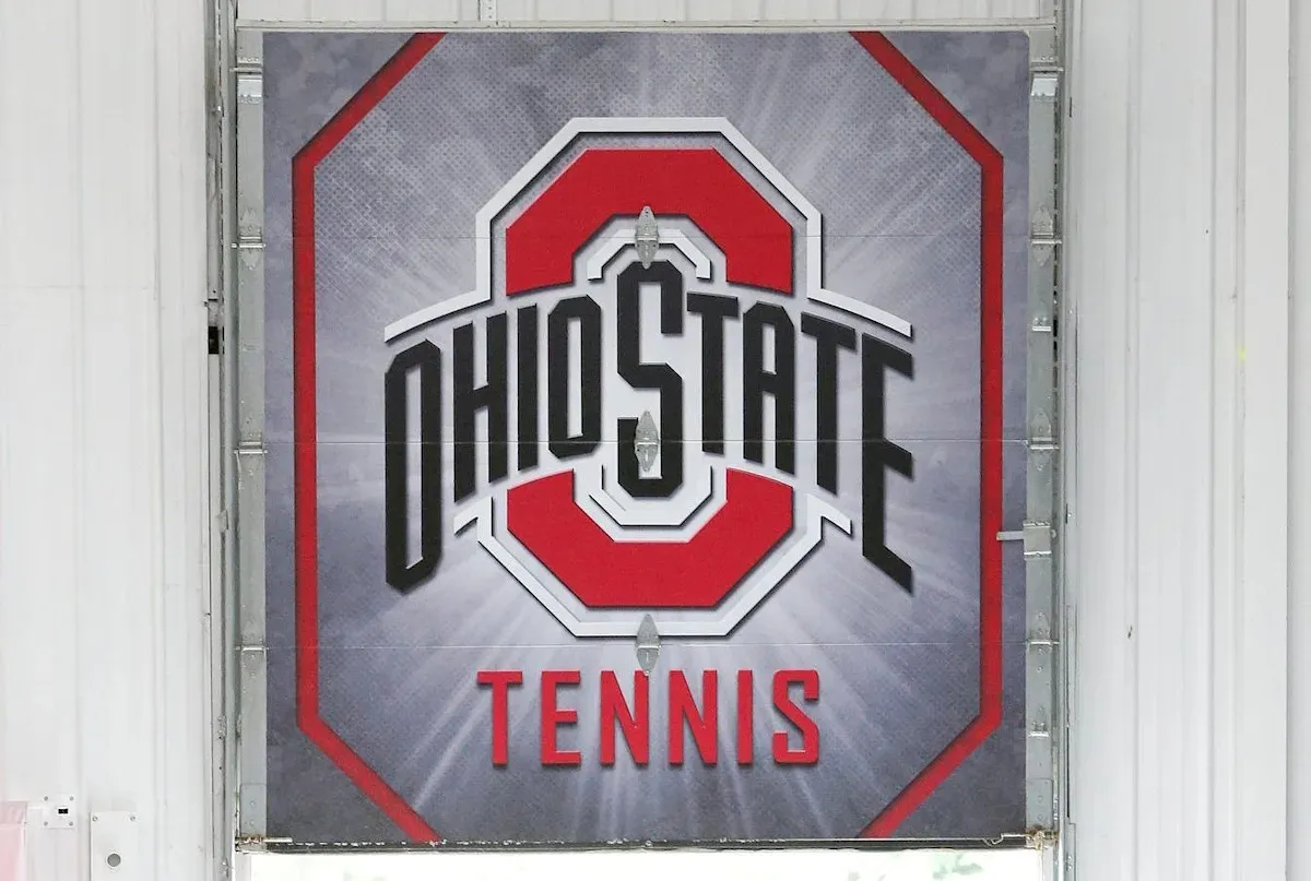 เสียงคำรามของเอ็นแร็กเก็ตและคราบเหงื่อแห่งชัยชนะ: Ohio State ผงาดครองบัลลังก์ร่วม Big Ten