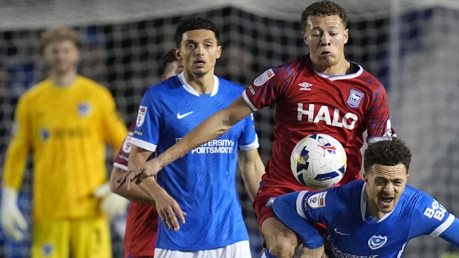 Portsmouth เขี่ย Ipswich ตกสวรรค์! ใครว่าแต้มต่อไม่มีจริง?