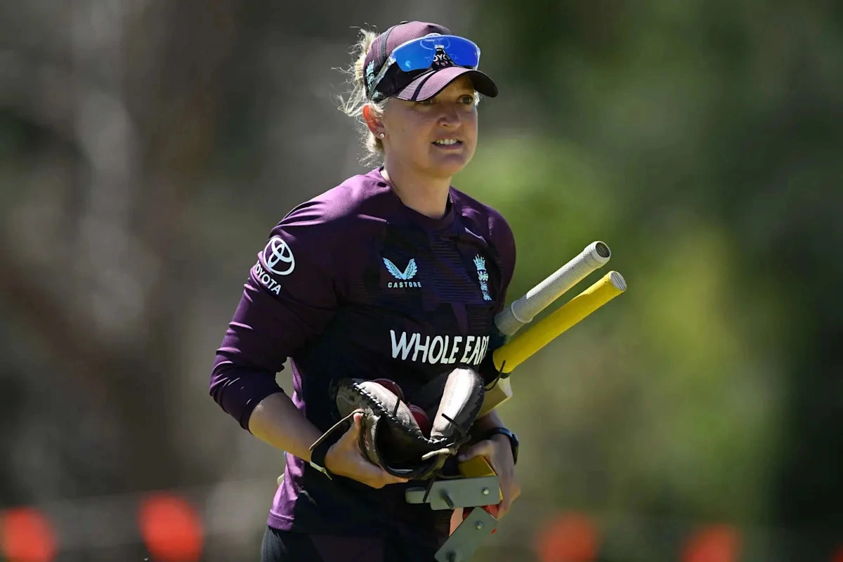 ประวัติศาสตร์ต้องจารึก! Sarah Taylor ผงาดนั่งแท่นโค้ชหญิงคนแรกในทีมชาย England