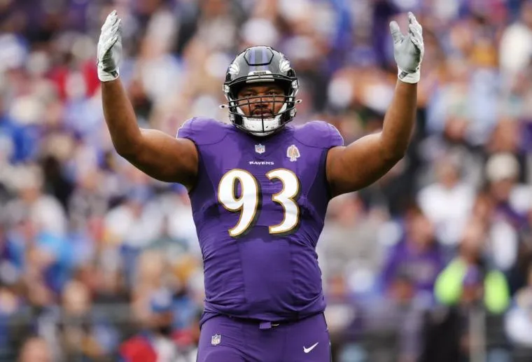 เส้นทางสีเลือดของยักษ์ใหญ่: Calais Campbell จากจุดเริ่มต้นที่ Cardinals สู่การหวนคืนรัง Ravens