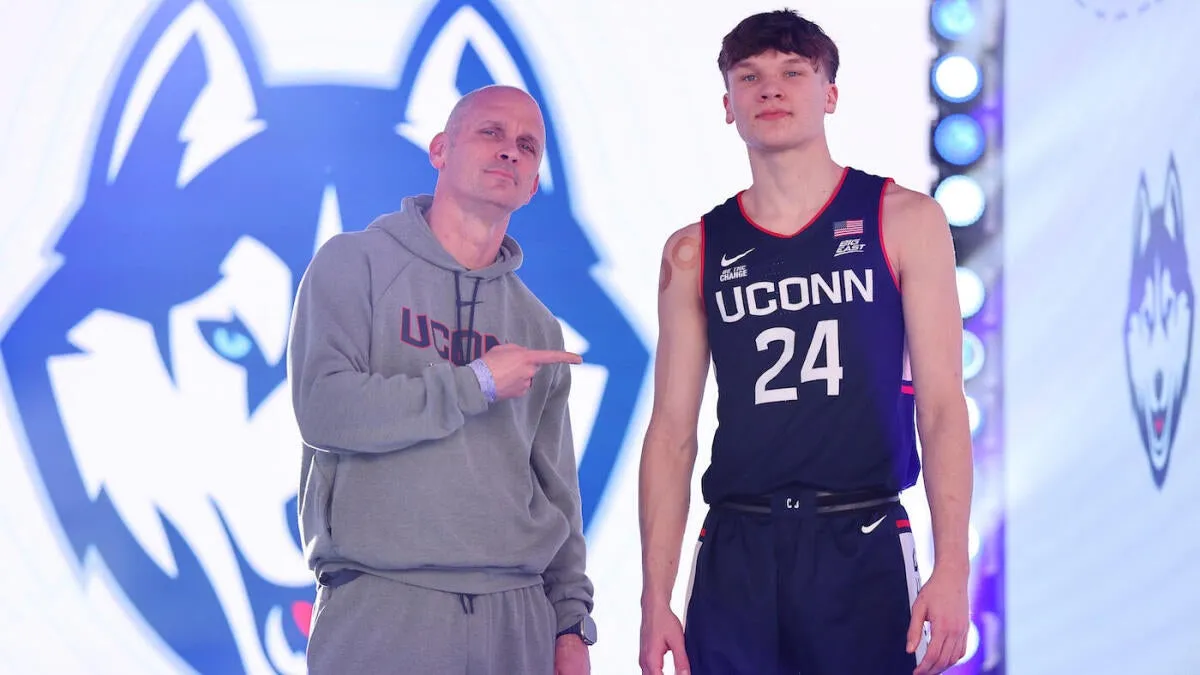 ตำนานบทใหม่กำลังจะเริ่ม! Braylon Mullins ฮีโร่ผู้ดับฝัน Duke ประกาศอยู่ช่วย UConn ต่ออีกปี