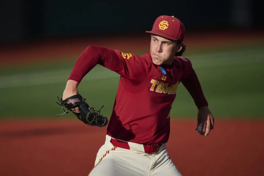 มหาบุรุษแห่งเนินขว้าง: Mason Edwards จารึกศาสตรานุสรณ์บทใหม่แห่ง Big Ten