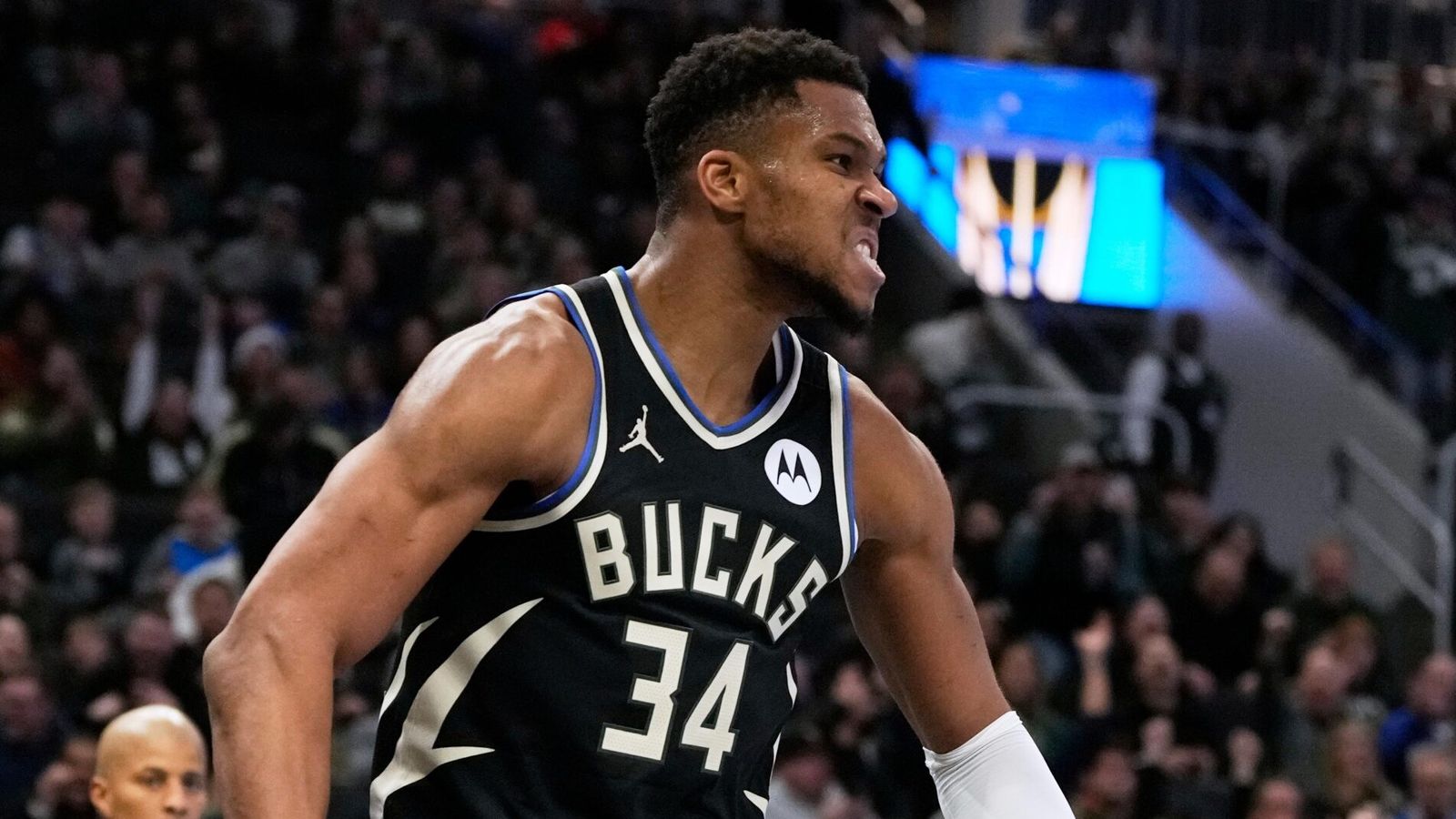 NBA: Giannis กับ Bucks รักร้าว? หรือแค่ทะเลาะกันประสาผัวเมีย?