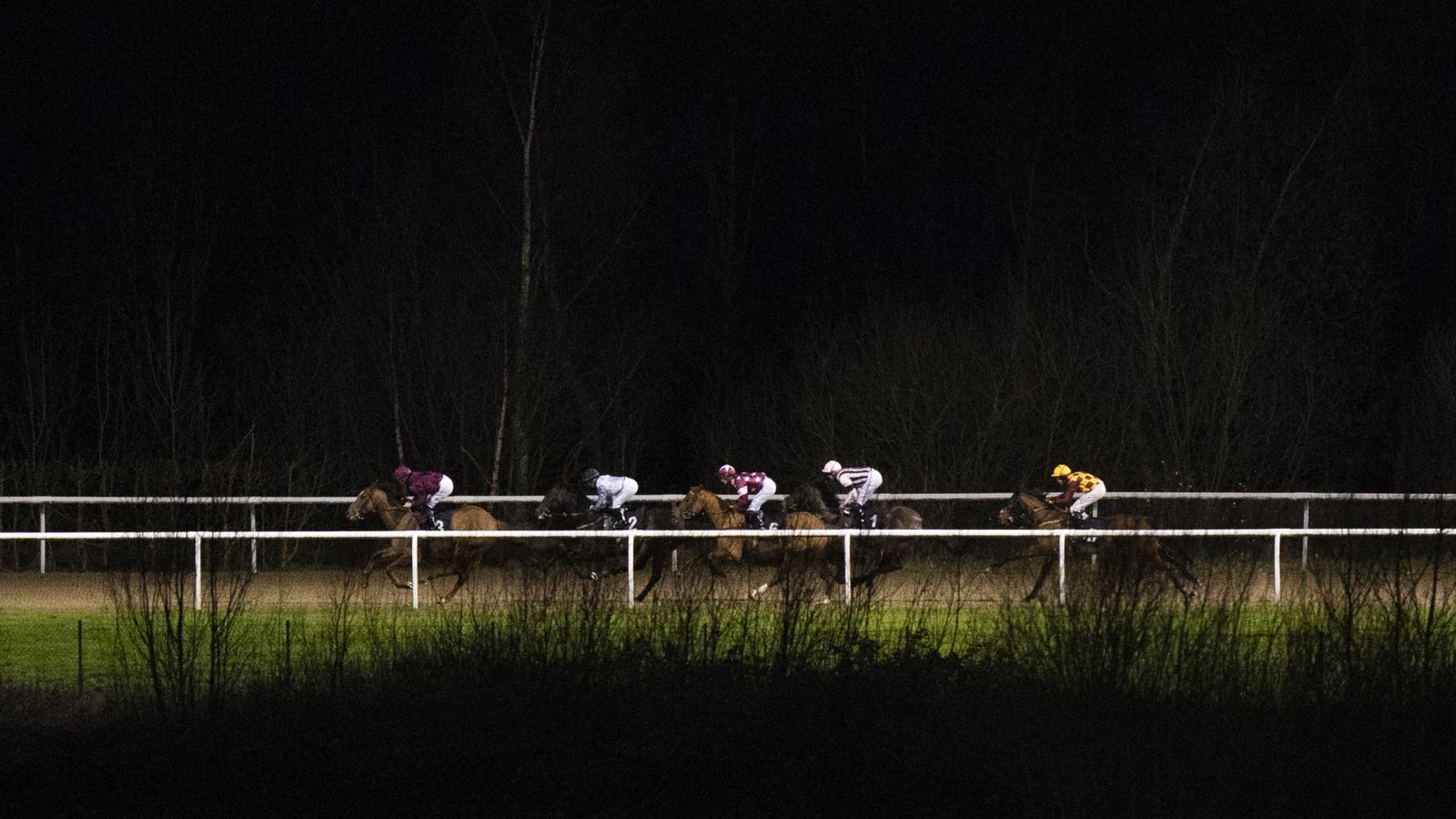 Sky Sports Racing วันนี้: Southwell & Wolverhampton! ม้ามาแน่!