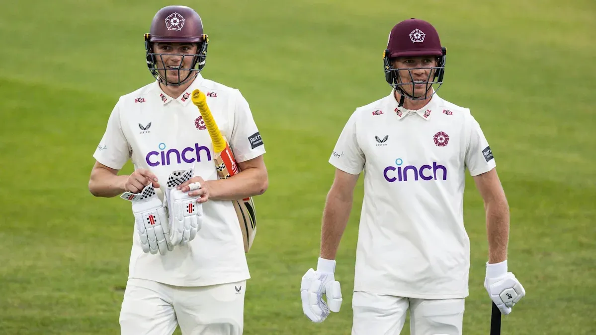 มหากาพย์แห่ง Wantage Road: McSweeney และ Sales กางใบเรือโต้คลื่นยักษ์ Middlesex