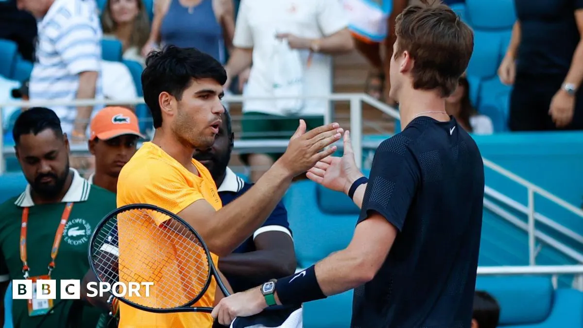 วิเคราะห์เจาะลึก: Sebastian Korda พลิกโค่น Carlos Alcaraz ตกรอบ Miami Open ท่ามกลางมุมมองที่แตกต่าง