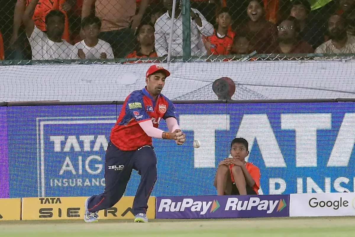 ‘รับบอลให้ติดมือหน่อยเถอะพ่อ!’ Aaron Finch สะกิด PBKS เลิกแจกโชคก่อนดวล MI