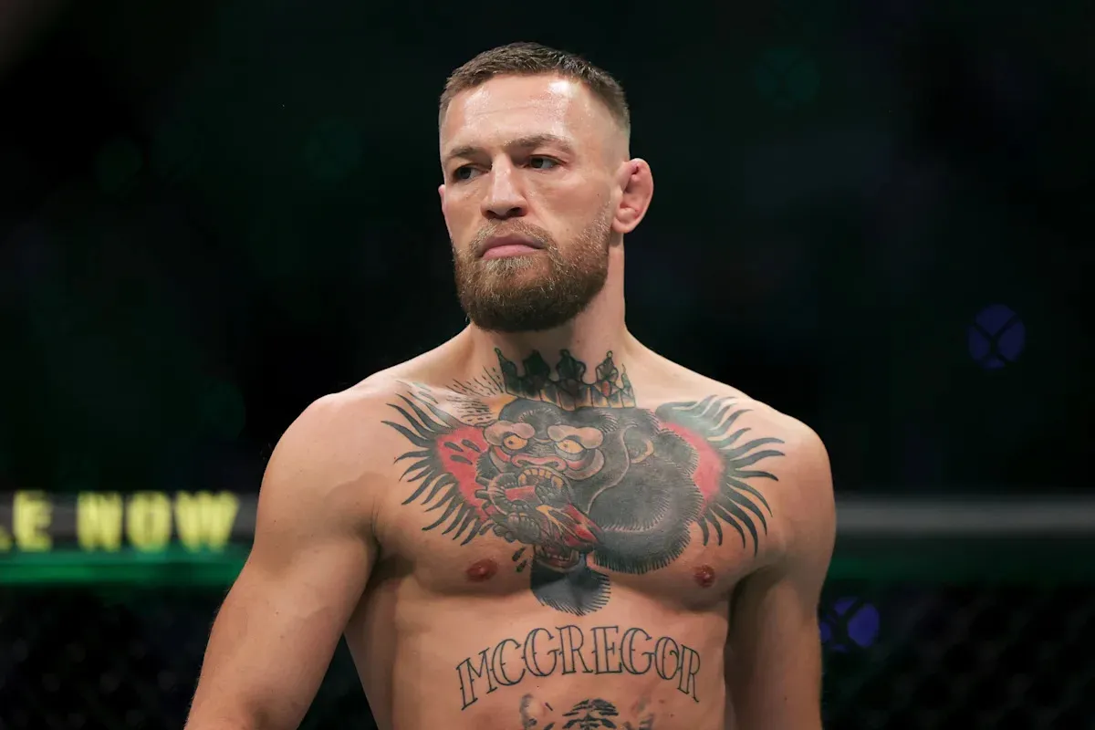 Dana White ยืนยันกระบวนการฟื้นคืนชีพทางชีวกลศาสตร์ของ Conor McGregor สู่กรง Octagon เริ่มเข้าใกล้จุดสมดุล