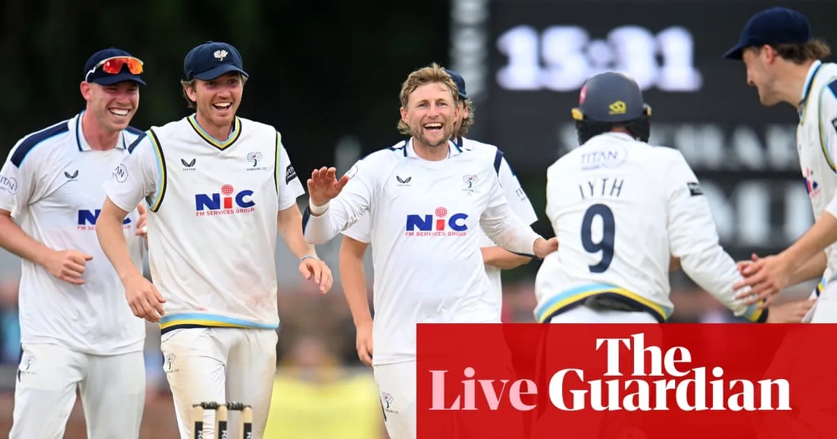 Joe Root แผลงฤทธิ์ 'มือทอง' พา Yorkshire บด Somerset ขณะที่ Kent ไล่ถลุง Derbyshire ยับเยิน: สรุปผล County Cricket วันที่ 4
