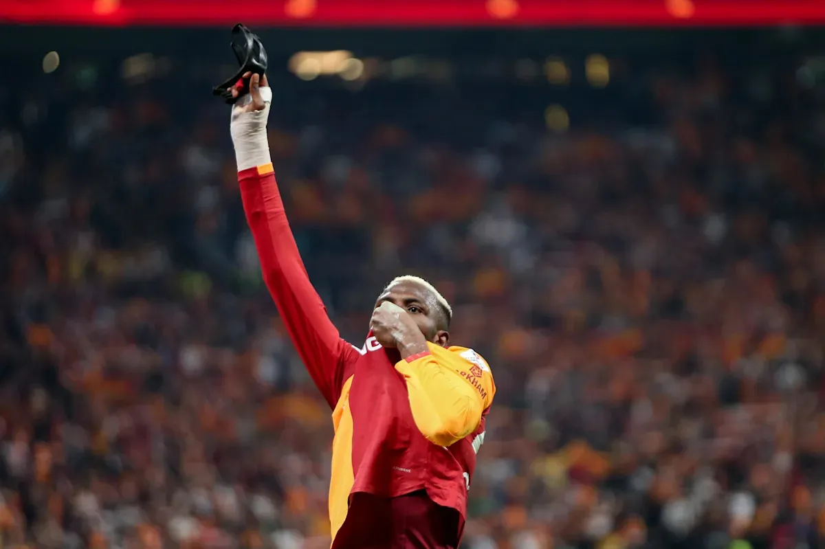 เงาในอิสตันบูล: เมื่อสายตาของ Arsenal จับจ้องสามทหารเสือแห่ง Galatasaray