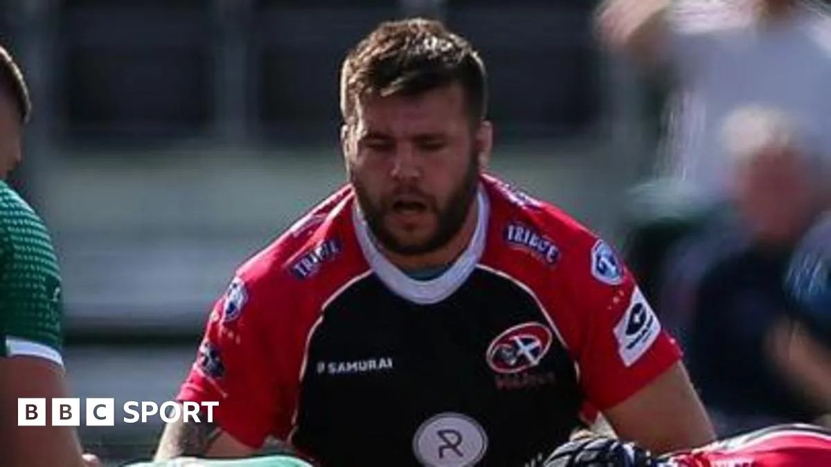 Billy Young ปักหลักต่อสัญญา Cornish Pirates: เสาหลักแถวหน้าผู้ไม่ยอมหัก
