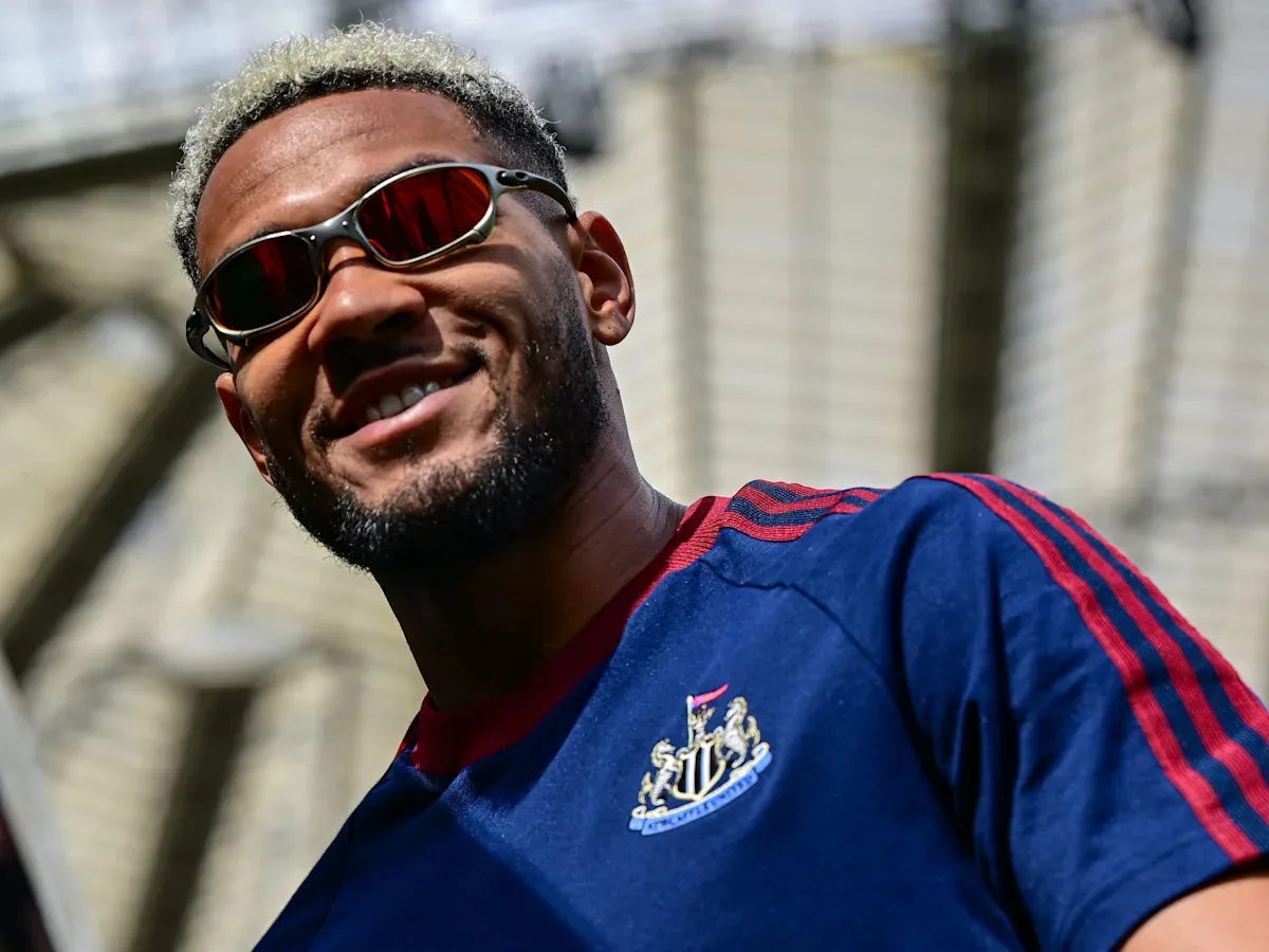 เงาอดีตและลมหายใจที่กลับคืน: Joelinton คืนสนามท่ามกลางแสงสลัวที่ St. James’ Park