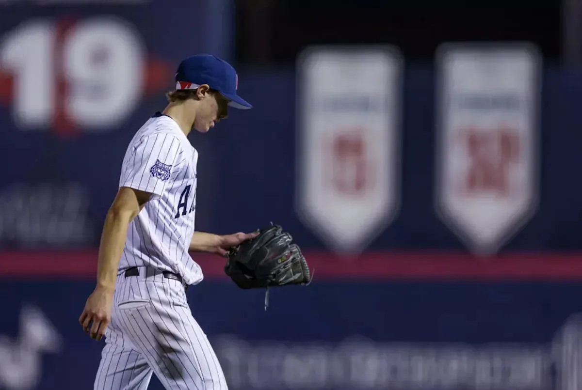โศกนาฏกรรมแห่งความเงียบงัน: เมื่อ Arizona พ่ายต่อ Kansas State ในสงครามแห่งการขว้างที่ไร้เสียง