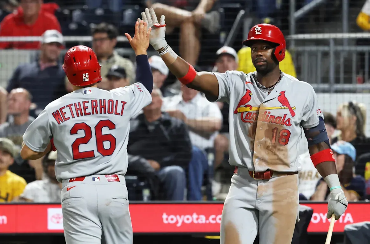 นาฏกรรมแห่งดาวเคราะห์ที่ถูกเย็บ: JJ Wetherholt แผลงฤทธิ์เบิ้ลสอง ขณะที่ Cardinals เฉือน Pirates ในสงครามแห่งความศรัทธา