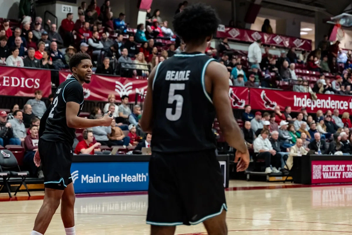 วิเคราะห์ความเสี่ยงเชิงโครงสร้าง: Rutgers คว้าตัว RaSheed Jones จาก Transfer Portal เพื่ออุดรอยรั่วในระบบ
