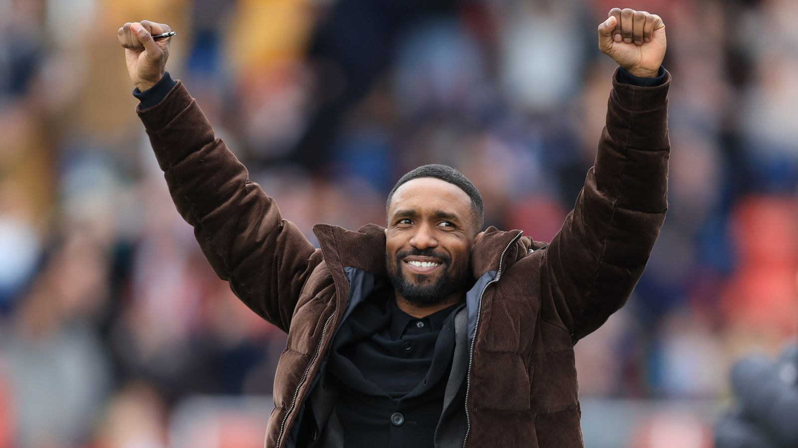 Jermain Defoe คุม Woking: ประเดิมคุมทีมก็เจอทั้งบู๊ทั้งบู่!