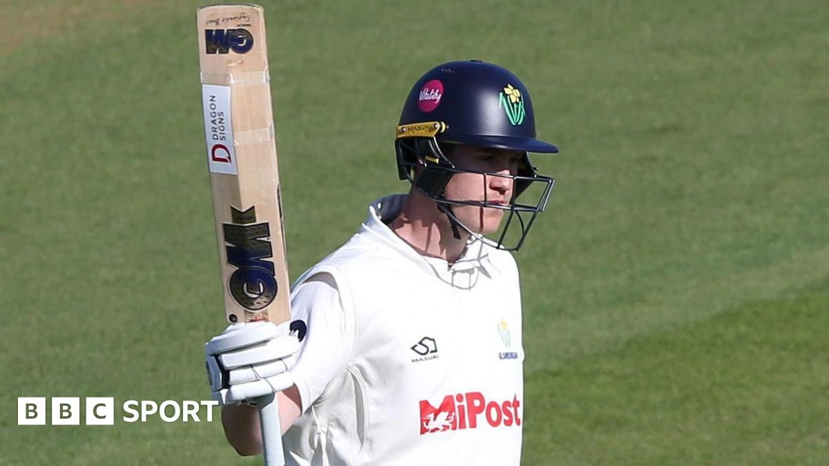 Ben Kellaway ตะบันร้อยแต้ม! แบก Glamorgan หลังหักแต่ยังผงาดเหนือ Bears