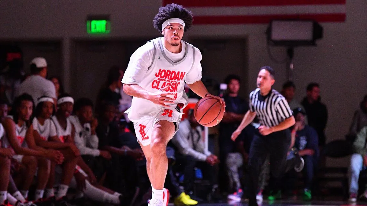 พายุลูกใหญ่ที่ Lawrence: Tyran Stokes เลือก Kansas ปาดหน้า Kentucky ผงาดเบอร์ 1 รุ่น 2026