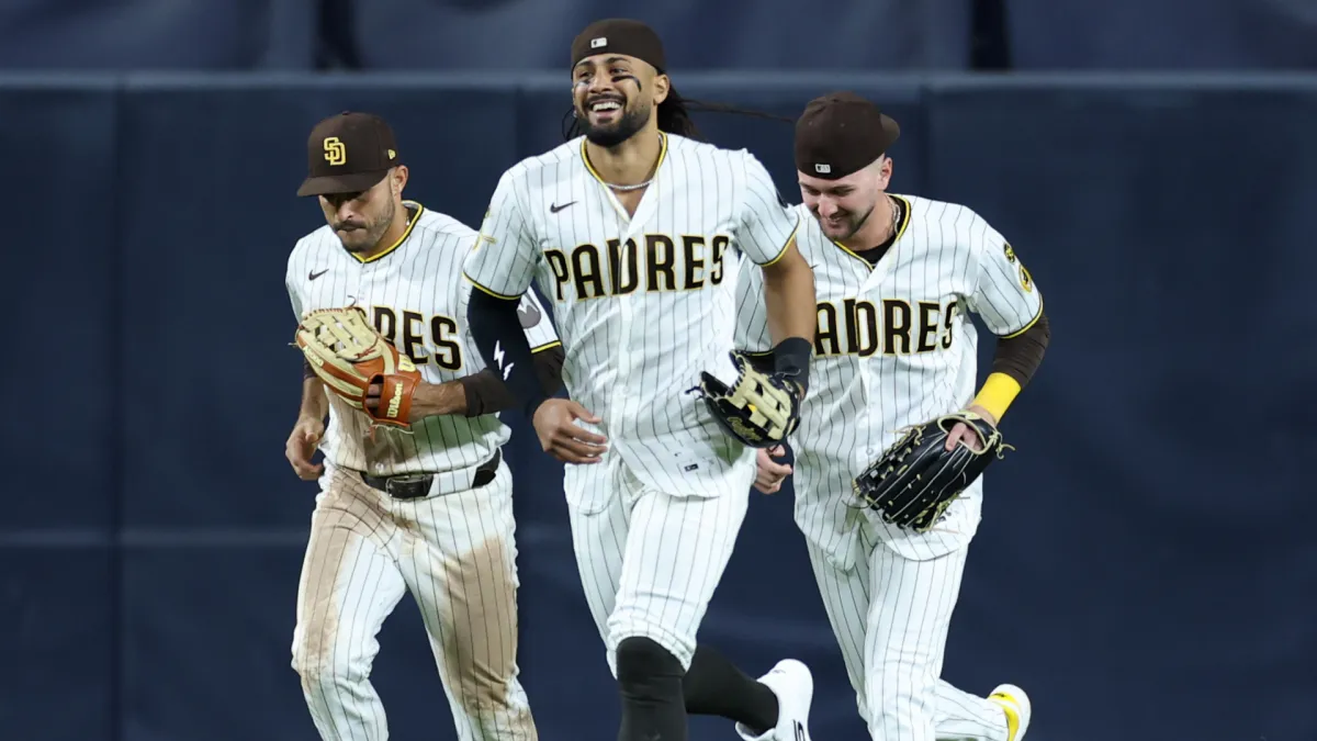 วิเคราะห์ต้นทุนการเปลี่ยนผ่าน: San Diego Padres จ่อปิดดีลขายทีม 3.9 พันล้านดอลลาร์ ทุบสถิติ MLB สูงสุดเป็นประวัติการณ์