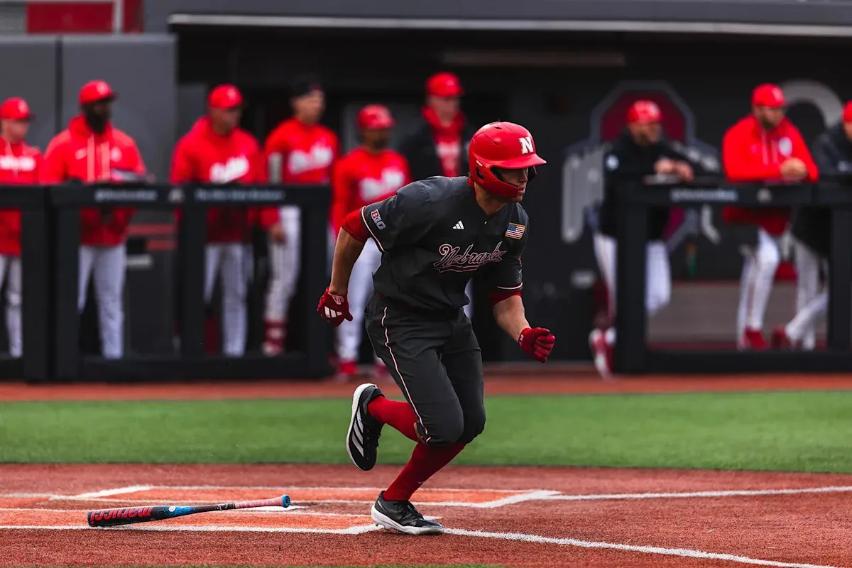 Ohio State บดขยี้ Nebraska Baseball: บาดแผลบนกำแพงและเสียงค้างคาวที่เงียบงัน