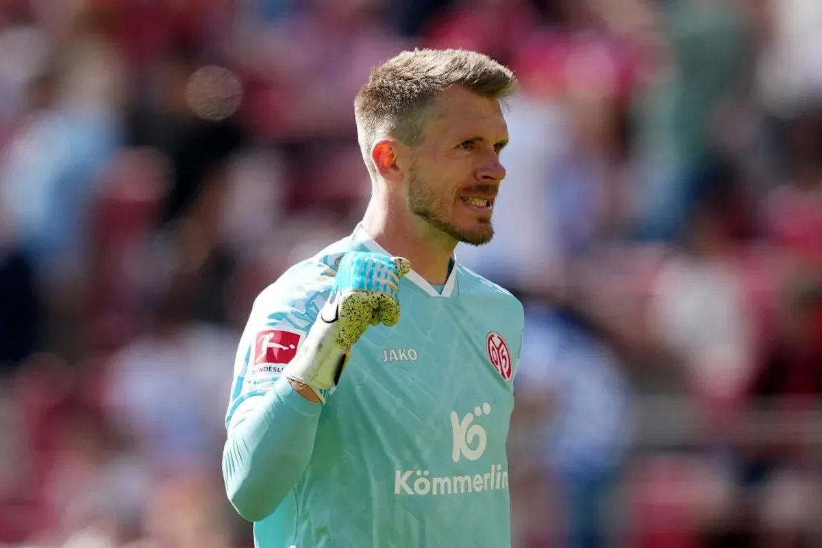 เงาตะคุ่มใต้เสาประตู: Daniel Batz กับการเดินทางสู่แสงไฟที่ Borussia Mönchengladbach