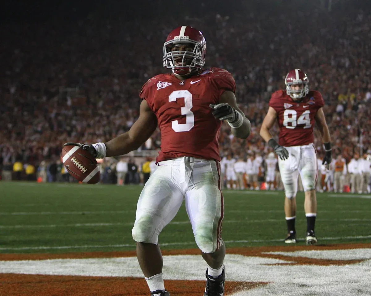 โศกนาฏกรรมแห่งกาลเวลา: หรือยุคสมัยอันรุ่งโรจน์ของ College Football ได้เลือนหายไปตามกฎฟิสิกส์ที่เปลี่ยนไป?