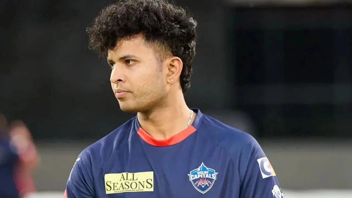 Madhav Tiwari แห่ง Delhi Capitals: เด็กหนุ่ม 'จอมดื้อ' ผู้คลั่งไคล้การหวดไม้ แต่กลับกลายเป็นเพชฌฆาตผู้ปลิดชีพศัตรูด้วยลูกขว้าง