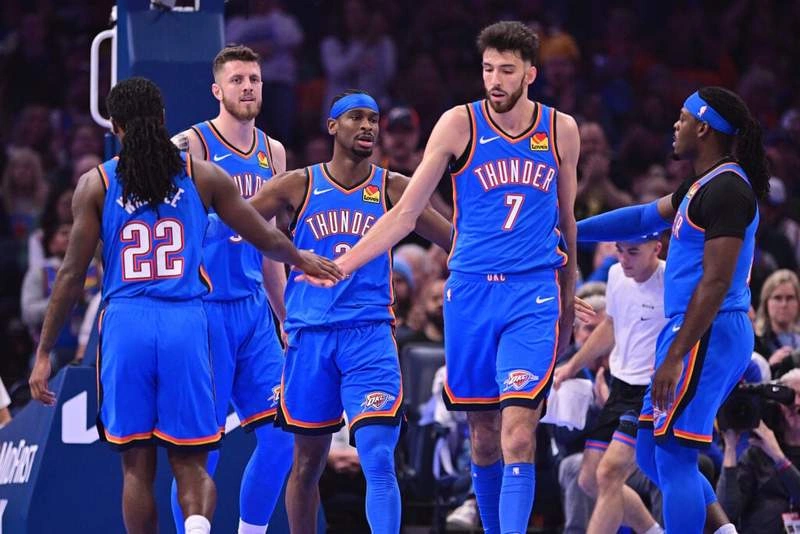 กำแพงเหล็กที่มองไม่เห็น: Shai Gilgeous-Alexander กับคำตอบสุดกวนหลังหยุดความร้อนแรงของ Victor Wembanyama