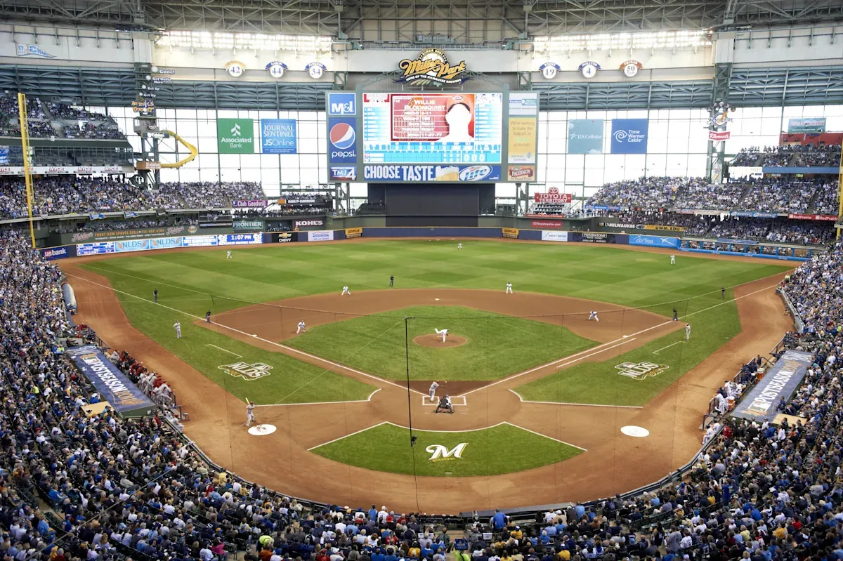ปฐมบทแห่งการห้ำหั่น ณ ทะเลทราย: เมื่อ Toronto Blue Jays ย่างกรายสู่รังของ Arizona Diamondbacks
