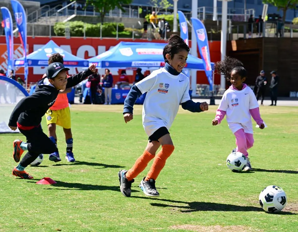 ซากปรักหักพังของความฝัน: เมื่อ Travel Soccer กลายเป็นสุสานทางวัฒนธรรมของฟุตบอลสหรัฐฯ