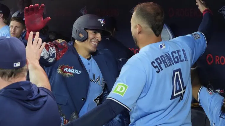รอยร้าวและจังหวะใหม่: Brandon Valenzuela กับการเดิมพันใต้แสงไฟที่ Rogers Centre