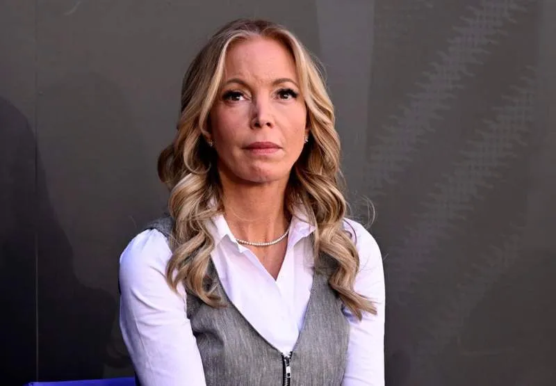 วิเคราะห์มูลเหตุจูงใจเชิงอารมณ์ของ Jeanie Buss ต่อ Luka Doncic: พันธะสัญญาที่สืบทอดจาก Kobe Bryant