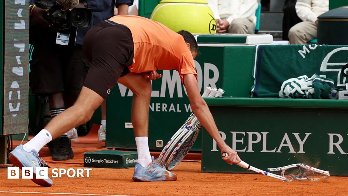 เสียงกรีดร้องของคาร์บอน: Medvedev สติหลุด พ่ายยับเยินต่อ Berrettini ในสมรภูมิสีเลือด