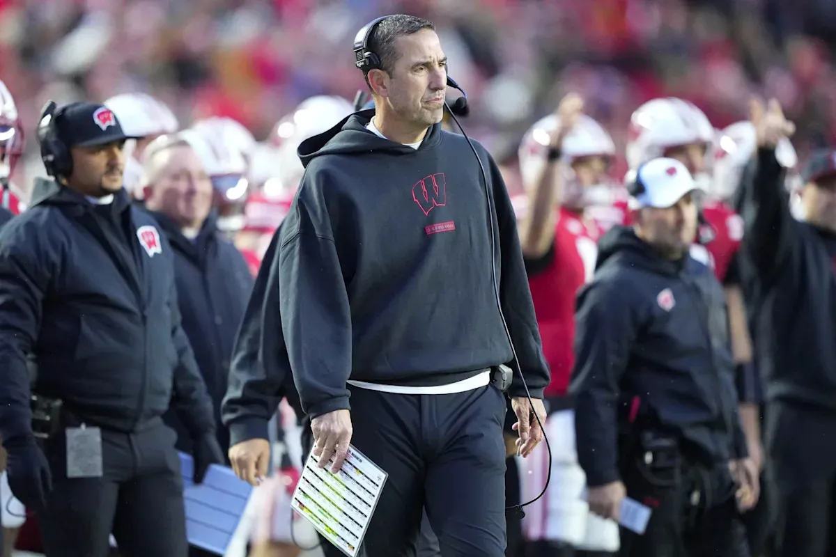 อนาคตที่แลกด้วยเลือด: Luke Fickell กับเดิมพันครั้งสุดท้ายใน Madison
